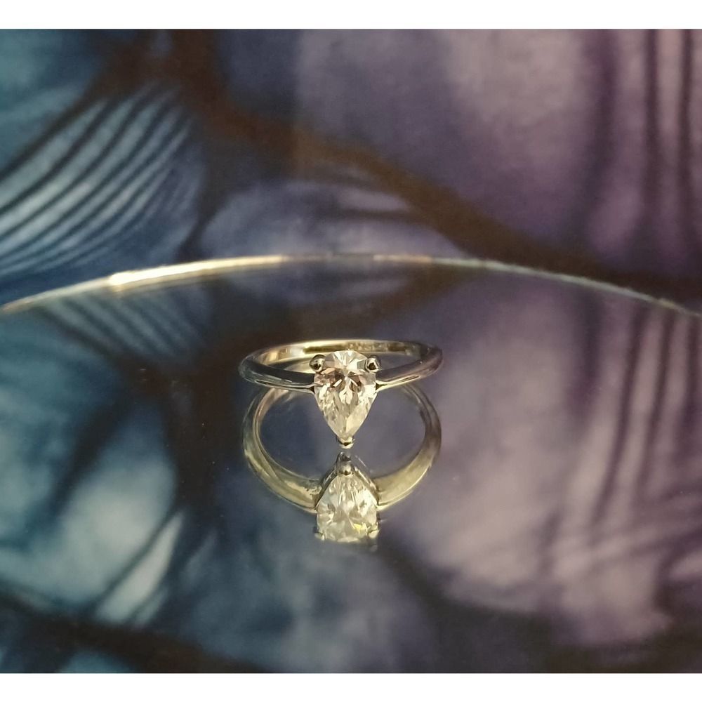 Swarovski Elements - Size 8½ - 18K gold plated ring as pictured